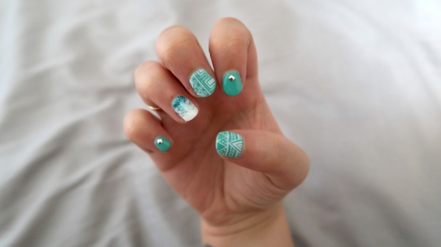 Summery green nails.jpg